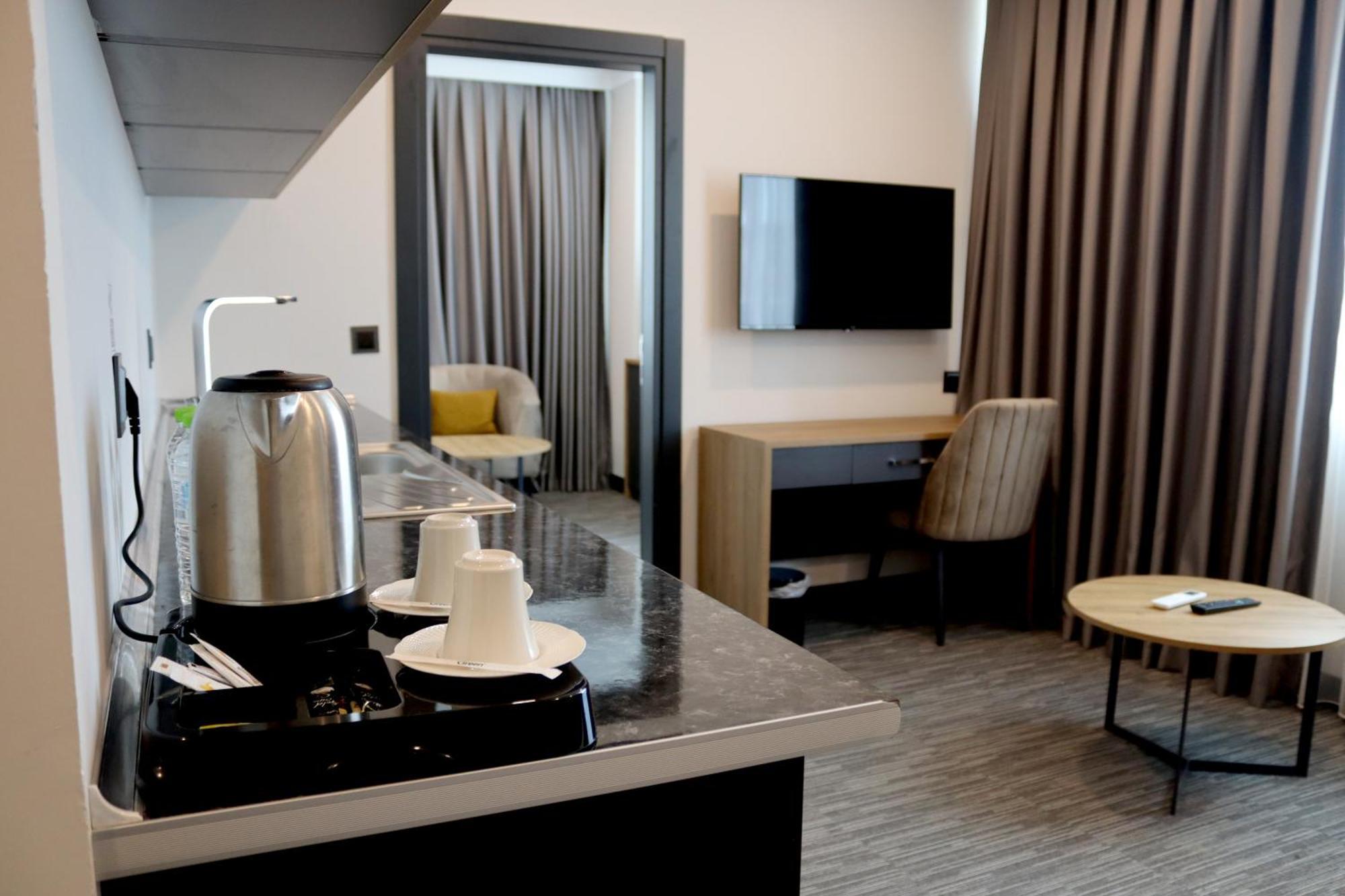 Home Plus Hotel Istanbul Ngoại thất bức ảnh